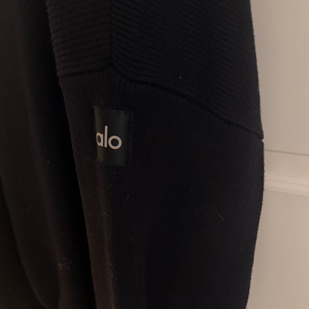 Oversized Black Sweater - Picture 3 of 6